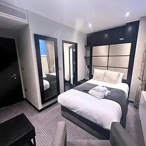 https://great-st-helen-hotel.cambridgehotelsuk.com