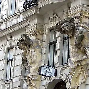 Lumes - Self Check In 4* Viena