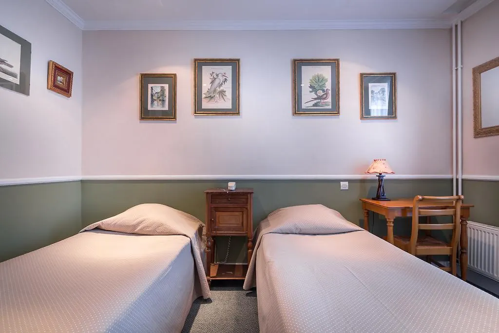 **  Hotel Des Arts - Cite Bergere Paris France